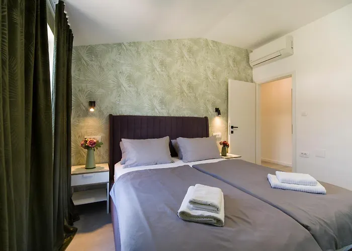 Mak Πανσιόν *